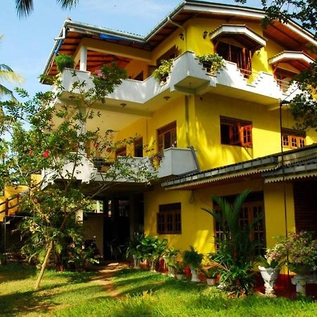 YellowAppartments Hikkaduwa Esterno foto