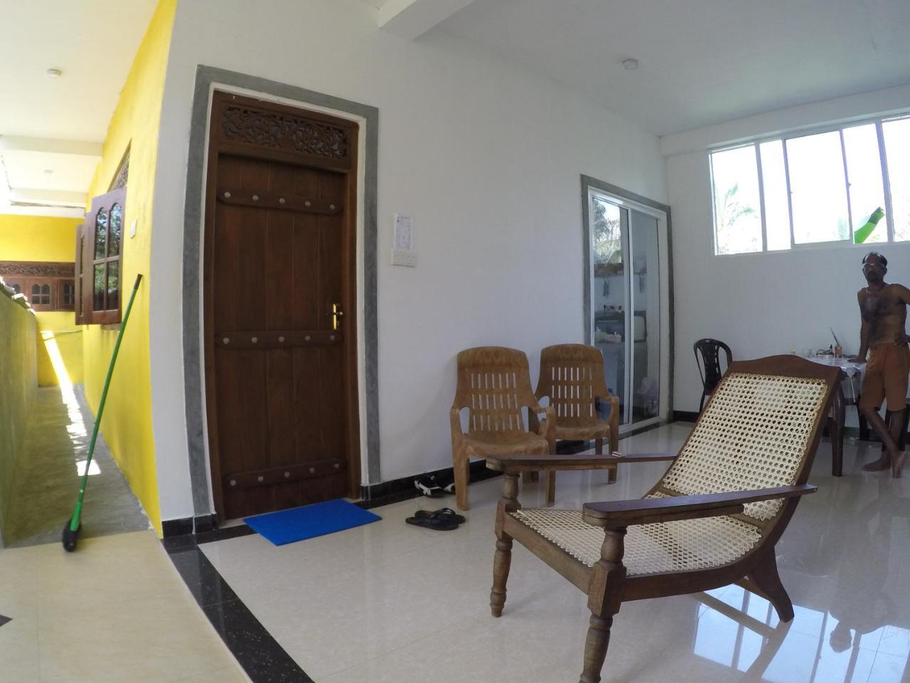 YellowAppartments Hikkaduwa Esterno foto