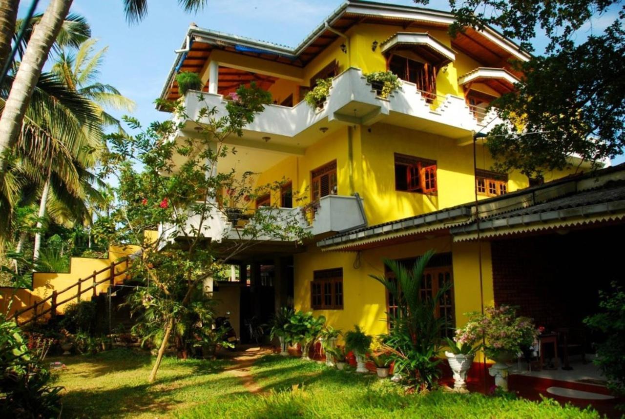 YellowAppartments Hikkaduwa Esterno foto